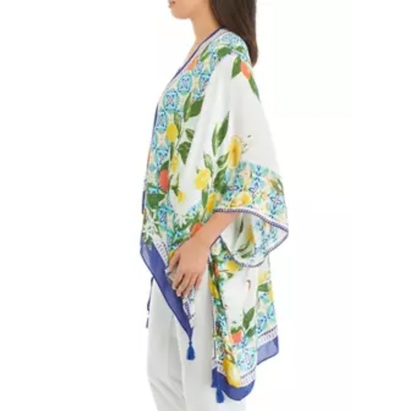 Vince Camuto Lemon Tile Printed Crinkle Viscose Topper - One Size - Picture 2 of 12